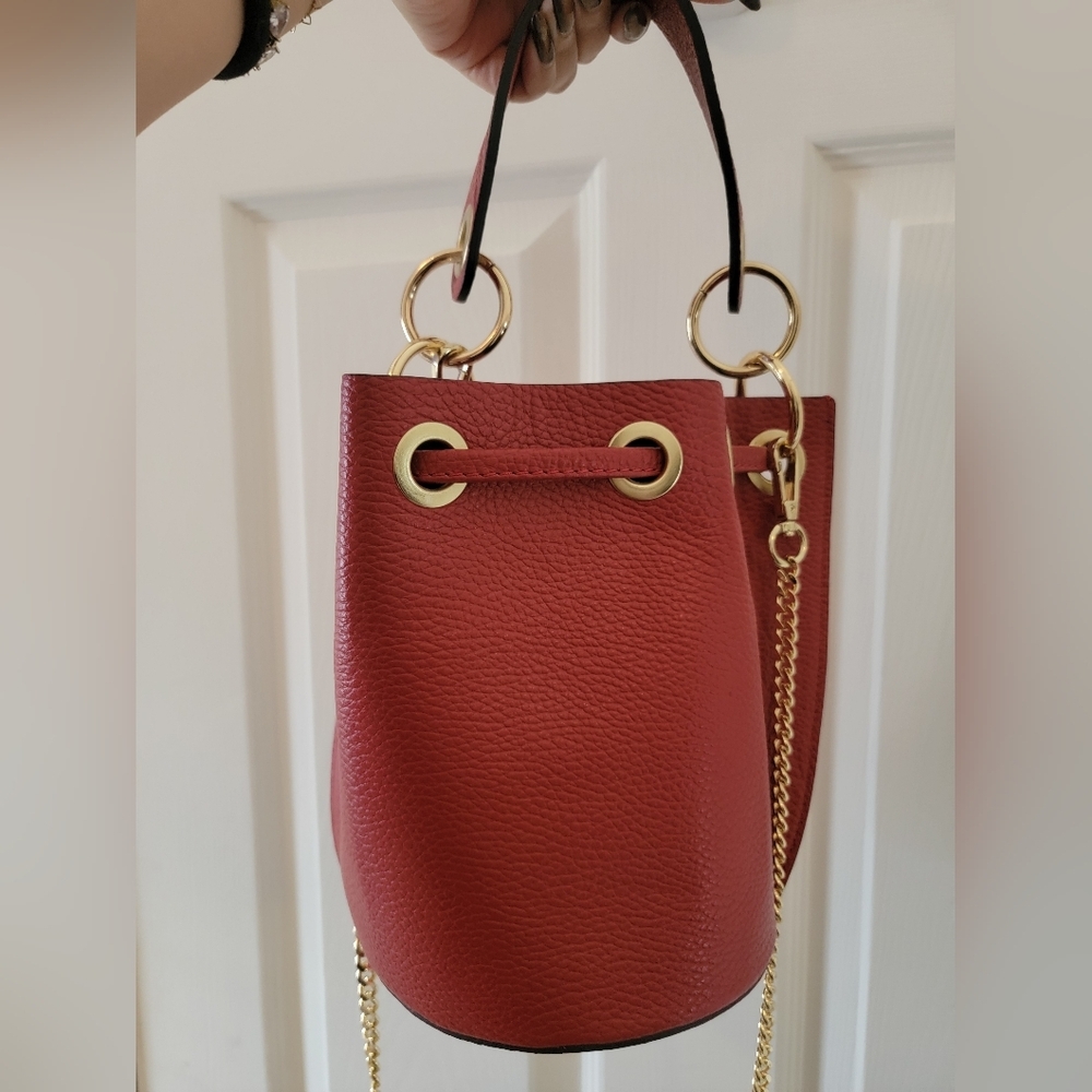Elegant Red Bucket Bag - Picture 6 of 8
